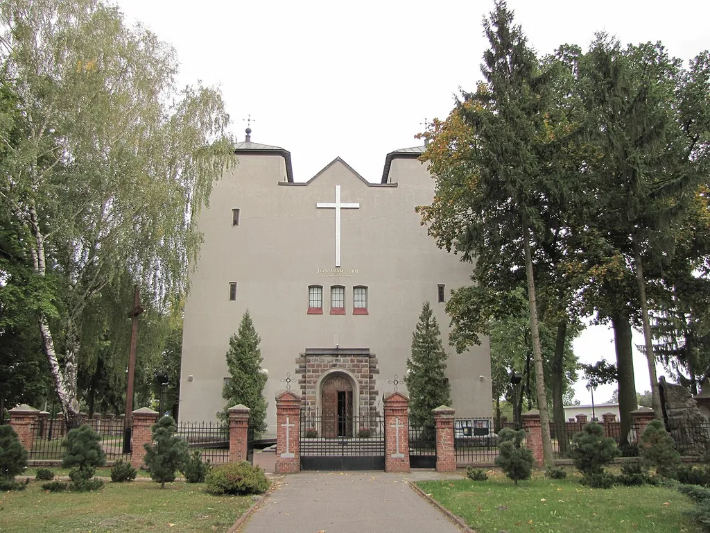 Kościół par. p.w. Przemienienia Pańskiego (1937-50) i Plebania (2 poł. XIX) Wisznice