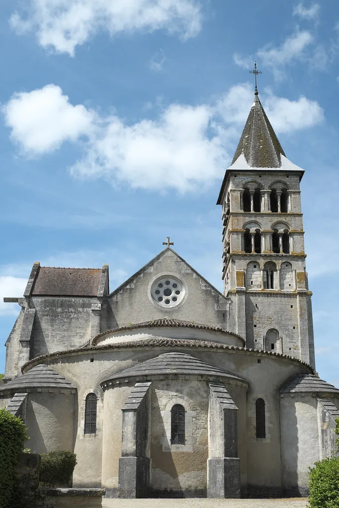 Kirche Saint-Étienne in Vignory im Département Haute-Marne (Champagne-Ardenne/Frankreich), Chorhaupt und Turm
