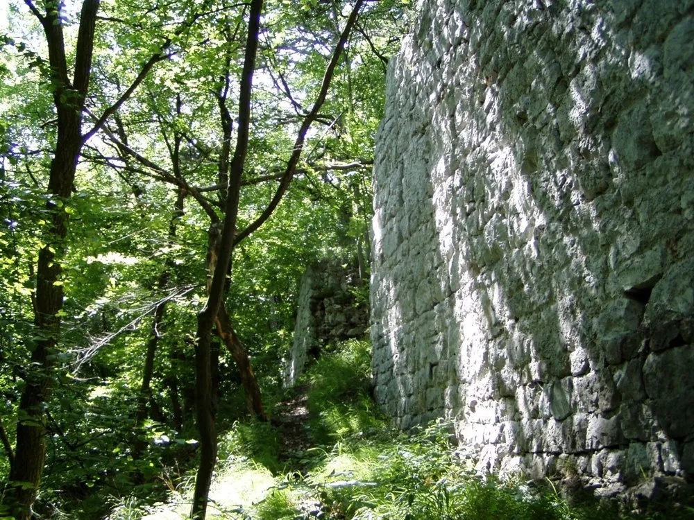 Breach within the outer walls of the ruins of Scharfeneck Castle near Baden, Austria