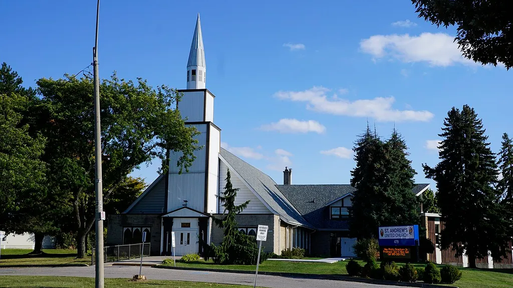 St. Andrew United Church (church building in Hamilton, Ontario)