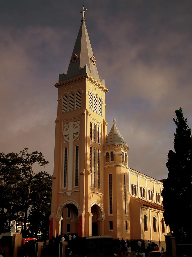 DA LAT CATHEDERAL VIETNAM JAN 2012