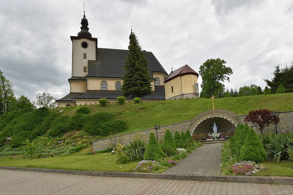 Korzenna, kościół Matki Bożej Szkaplerznej