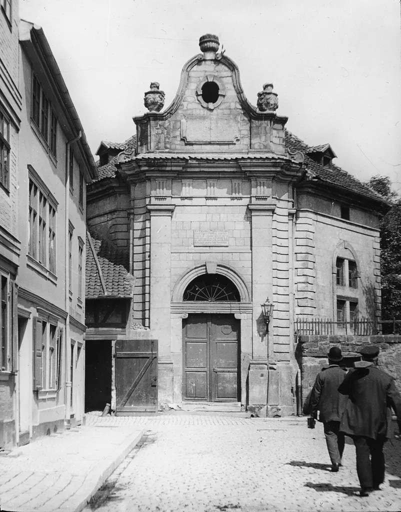 Straße in Halberstadt, Französisch-Reformierte Kirche