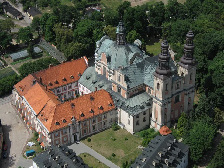 Pocysterskie opactwo w Lądzie.