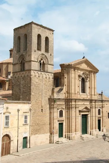 Facciata della cattedrale di Irsina