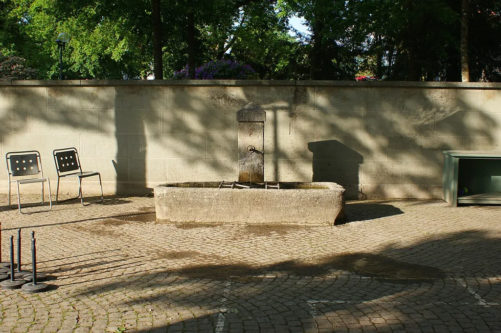 Brunnen Spielplatz Rosengarten