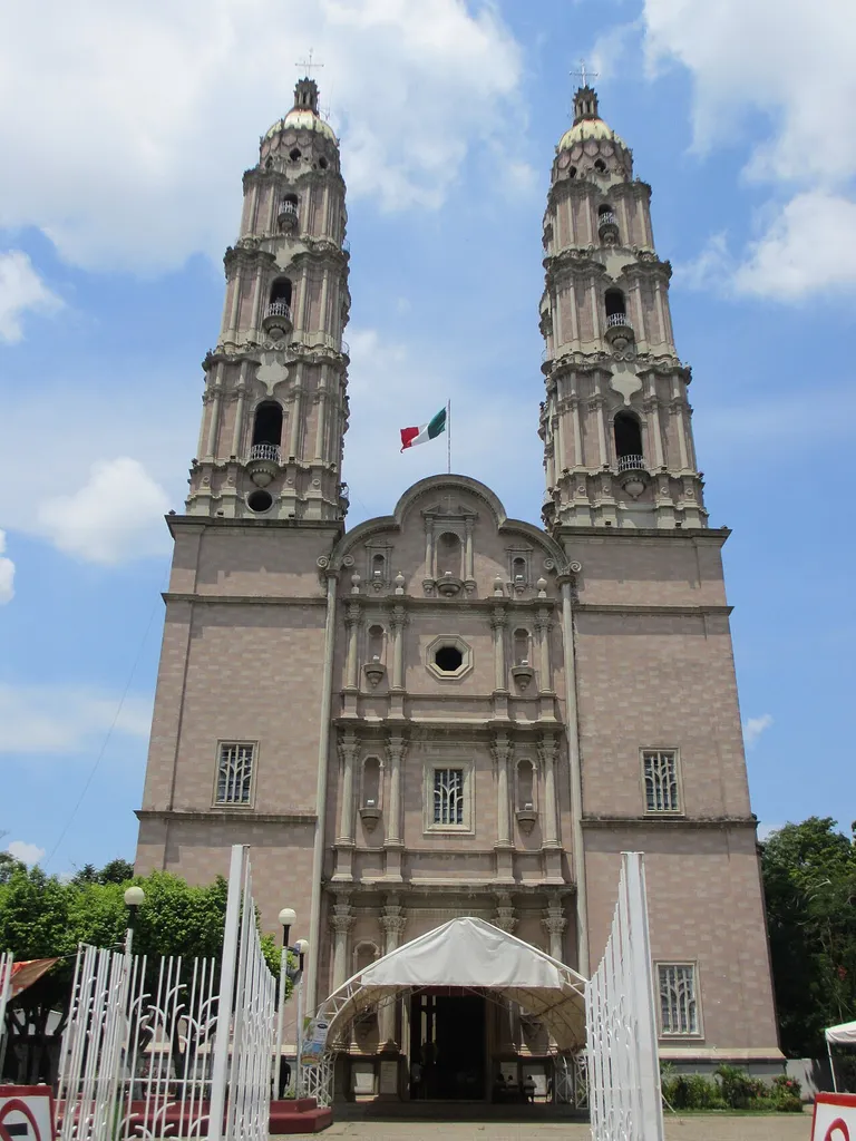 This is a photo of a monument in Mexico, identified by ID