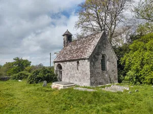 Columbjohn Chapel And Churchyard Wall
