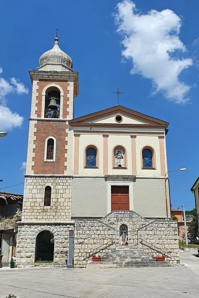 Chiesa di Santa Maria del Carmine Spinete in Largo San Rocco, presente il tabernacolo di Padre Pio, San Pio da Pietrelcina