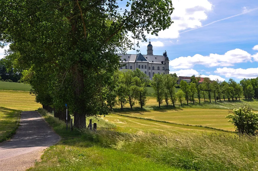 The LSG 1.36.011 Klosterberg Neresheim also serves to keep the monastery mountain free of alien influences and thus preserve its importance.
