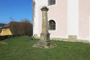 Monument to the fallen in the 1st World War at the church in Horní Libchava