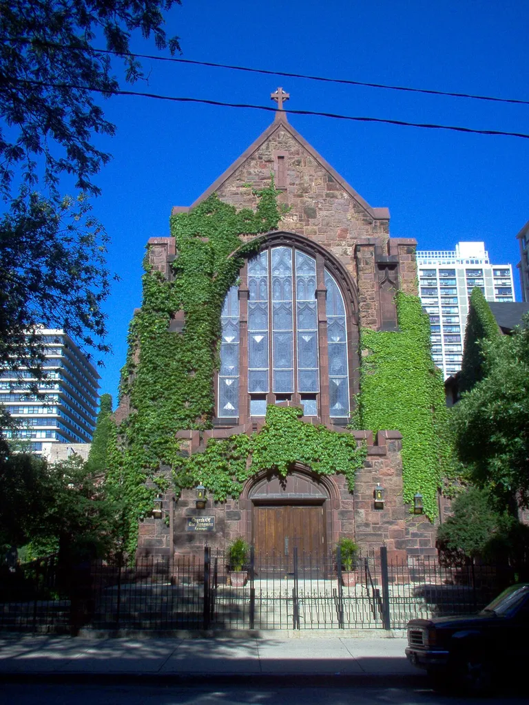 Photo by Gerald Farinas of Church of the Atonement, a parish of the Episcopal Diocese of Chicago in the Edgewater neighborhood of Chicago, Illinois taken on July 14, 2006.