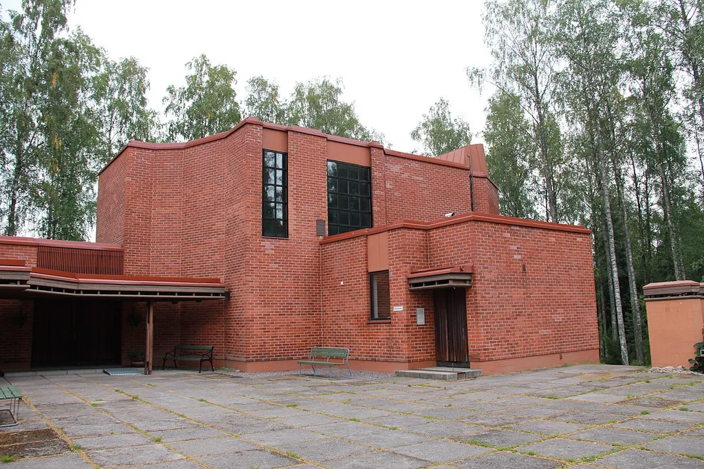 Kivistö church, Vantaa, Finland. Designed by architects Raili and Kalevi Hietanen, completed in 1967. Photo taken from the inner yard.