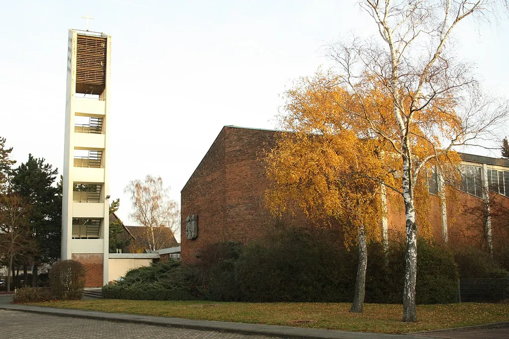 Markuskirche; Am Distelborn 3; D-31275 Lehrte