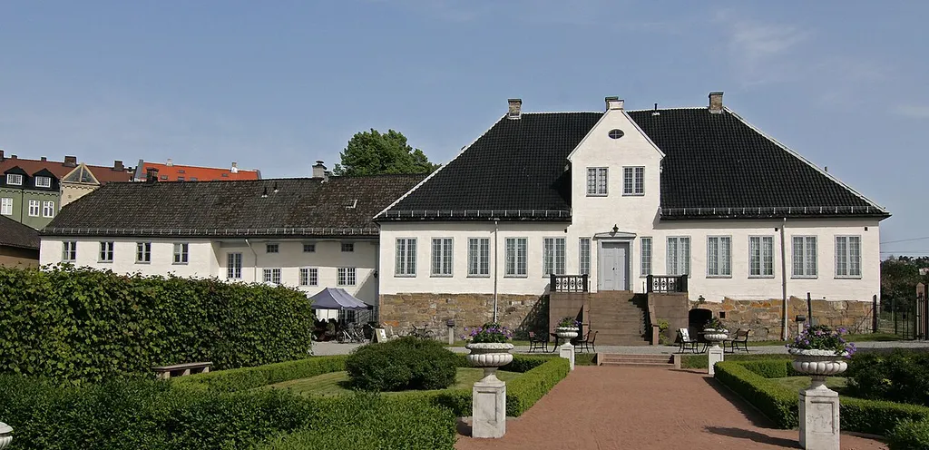 Oslo ladegård, Oslo. Built 1725 upon medieval vaults. Listed building.