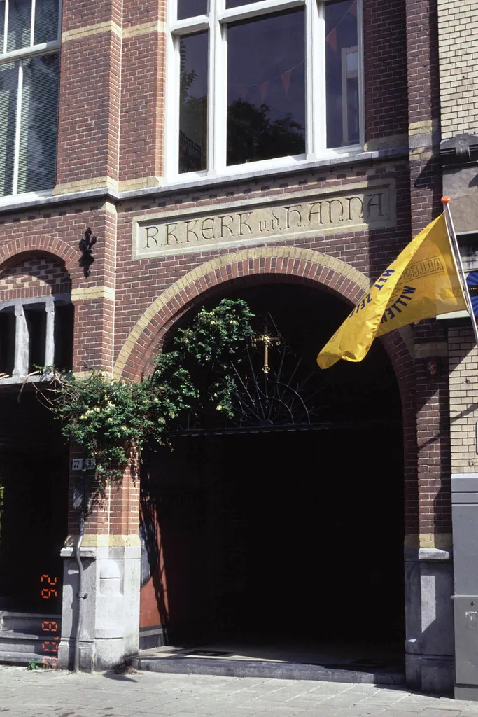 This is an image of a municipal monument in Amsterdam with number