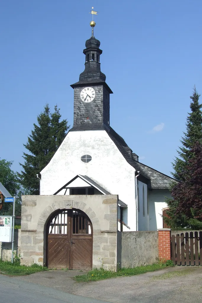 Denkmalgeschützte Kirche in Birkigt, Ortsteil von Unterwellenborn