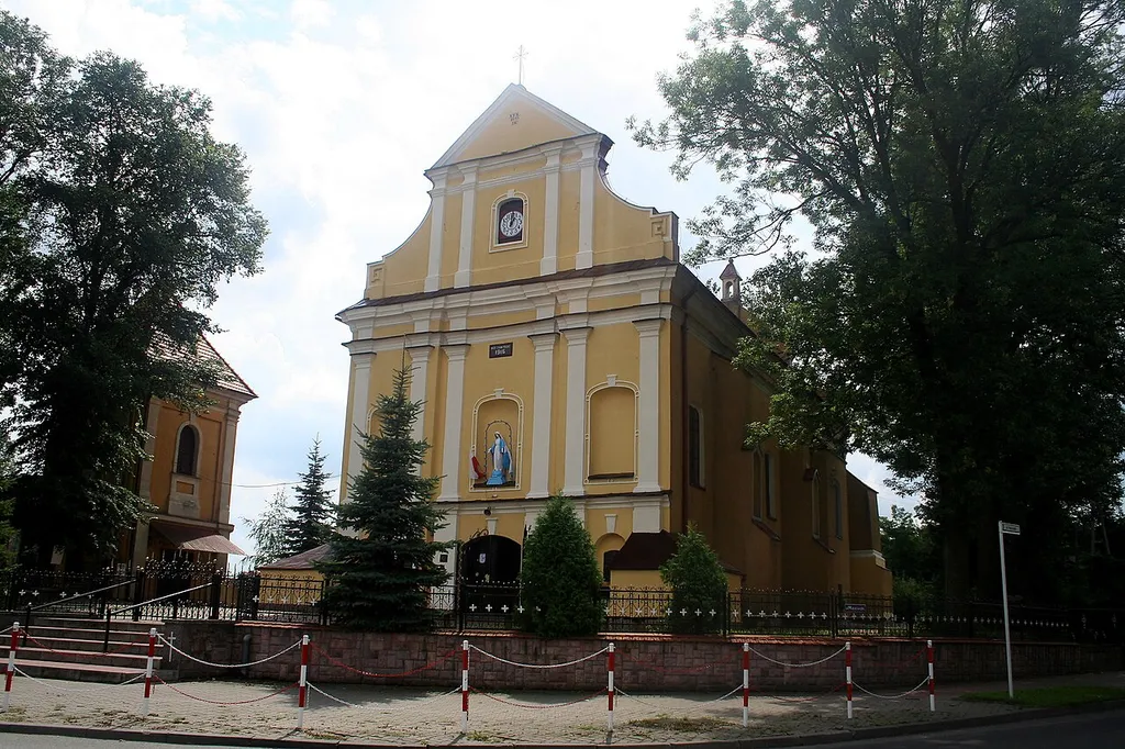 Kościół pw. Matki Bożej Szkaplerzne i Świętego Walentego w Lutomiersku.