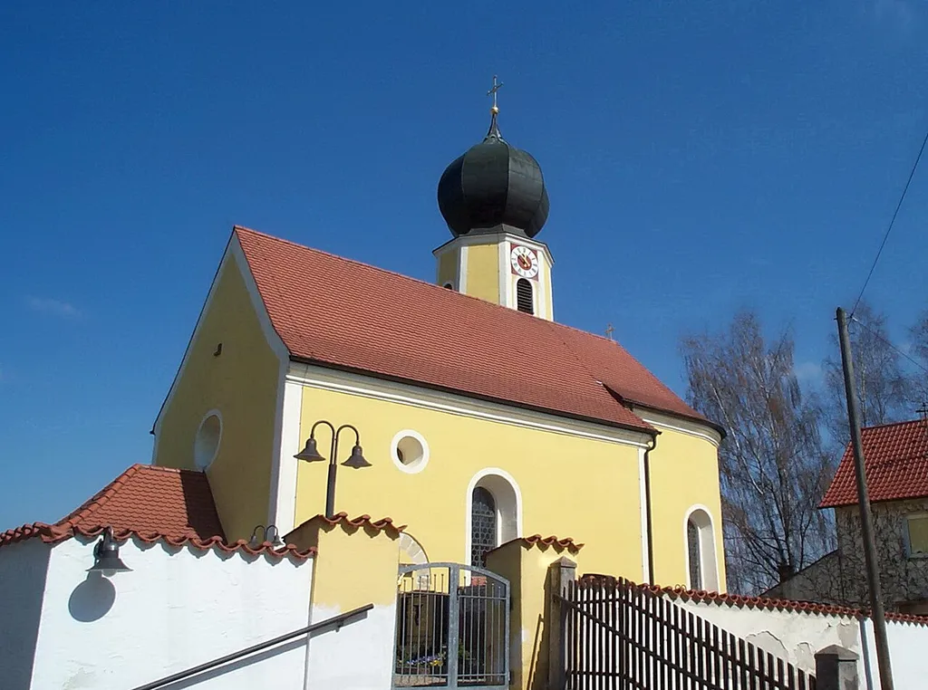Gailsbach, Am Kirchplatz 6. Kath. Filialkirche St. Stephan, Saalbau mit eingezogenem Chor, Chorflankenturm mit Spitzdach und Vorzeichen, im Kern spätromanisch, um 1150/1200, Chor Anfang 18. Jh., Turm 1721; mit Ausstattung.