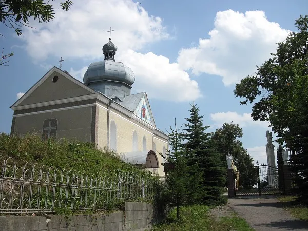 Покровська греко-католицька церква у смт Залізці