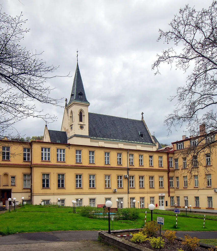 Praha-Smíchov, klášter Dam Nejsvětějšího Srdce Ježíšova-Sacré Coeur