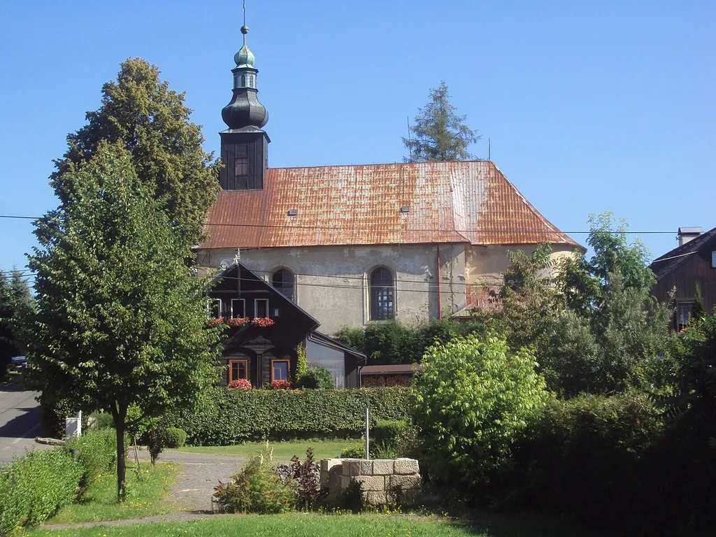 Kostel v Petrovicích je prázdný, zavřený