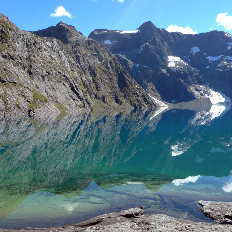 Te Wahipounamu – South West New Zealand