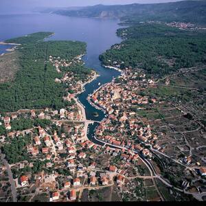 Stari Grad Plain